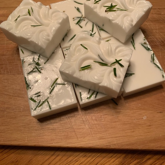 Homemade shea butter soap white pine wilderness scented. - Picture 7 of 7